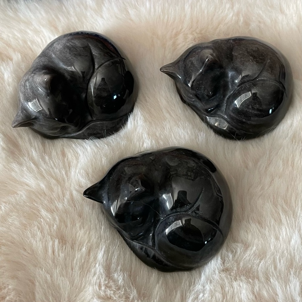 Silver sheen obsidian kitty